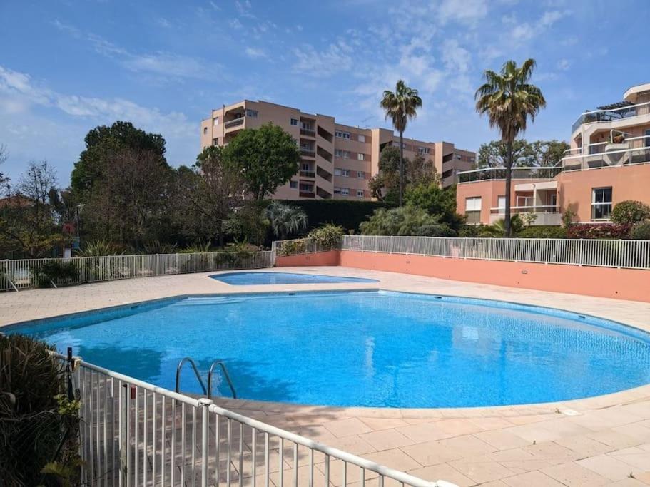 Appartement Vue Mer Sur Les Hauteurs De Nice Bagian luar foto