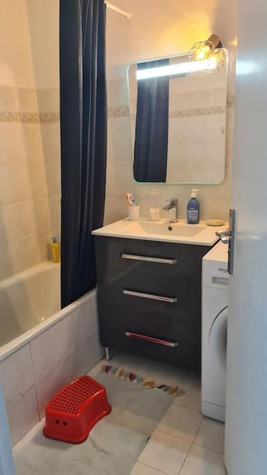 Appartement Vue Mer Sur Les Hauteurs De Nice Bagian luar foto